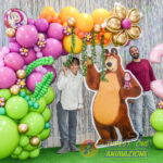 Semiarco di palloncini a tema masha e orso per feste ed eventi per bambini