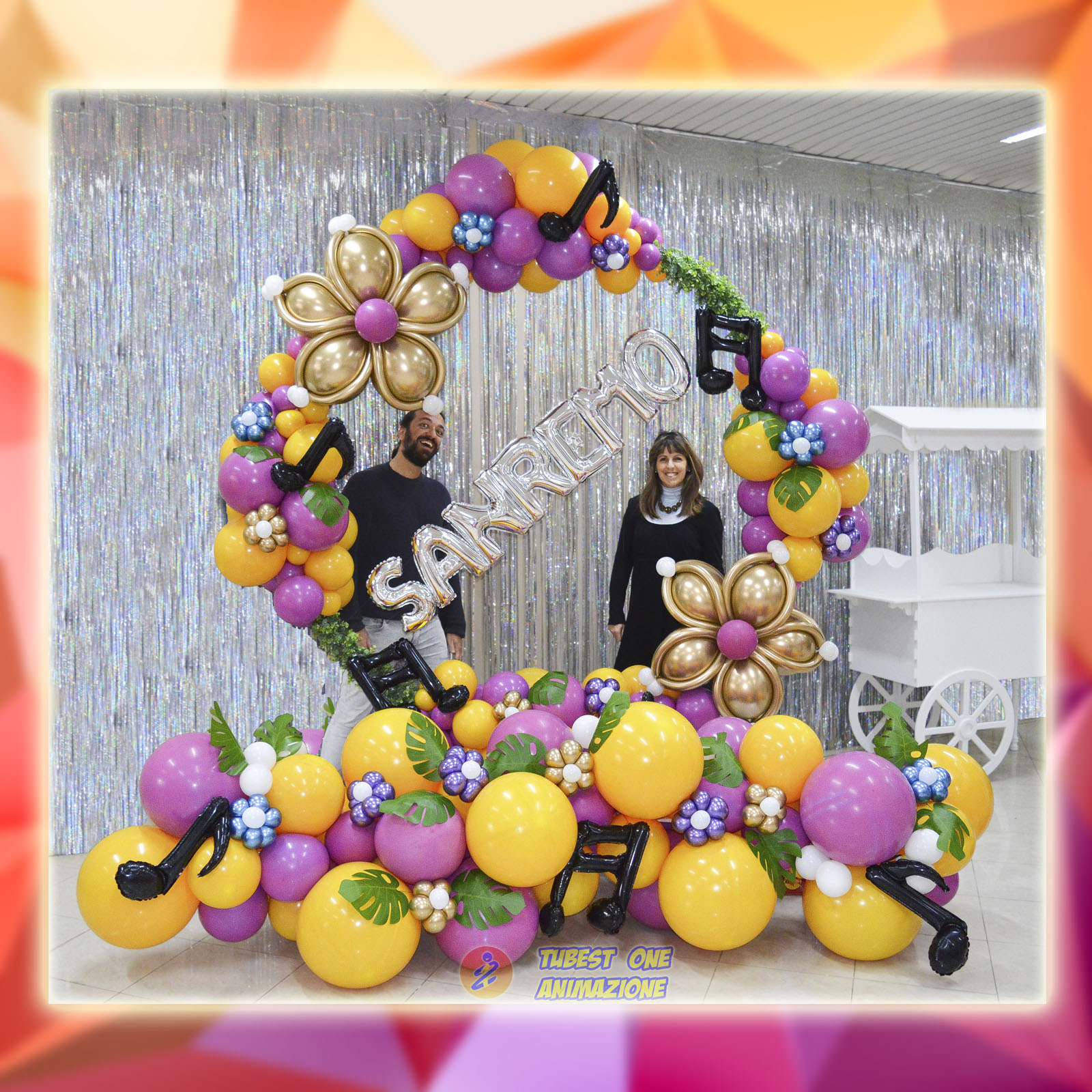 decorazione di palloncini stile organi con fiori tema sanremo