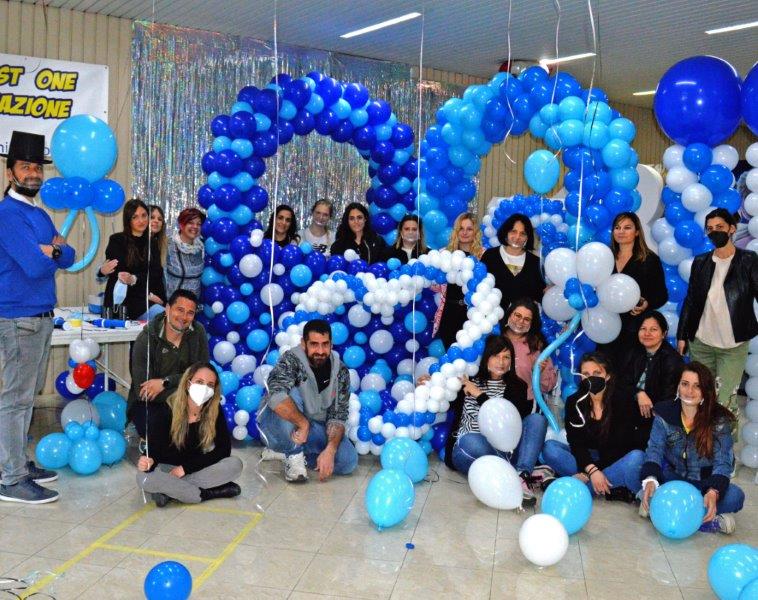 Corsisti del corso di palloncini immersi in 2 giorni di balloon art