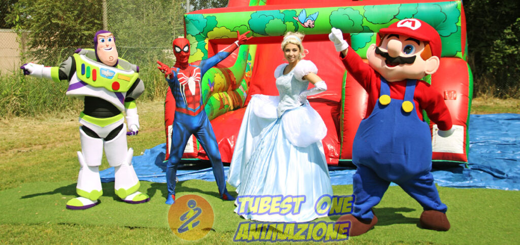 animazione carnevale Roma con mascotte e cosplay di Spiderman Cenerentola Buzz Lightyear supermario principesse e supereroi